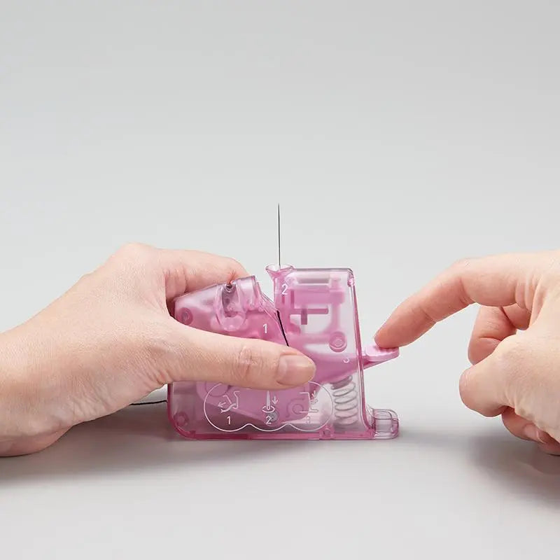 Quick Desk Needle Threader Pink by Clover