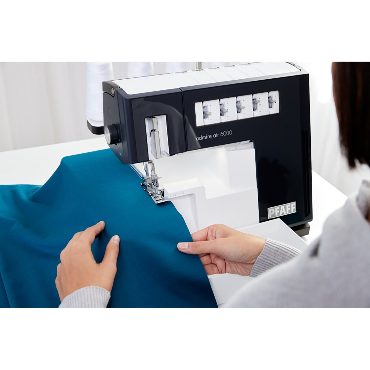PFAFF® admire™ air 6000 Black Coverlock Machine
