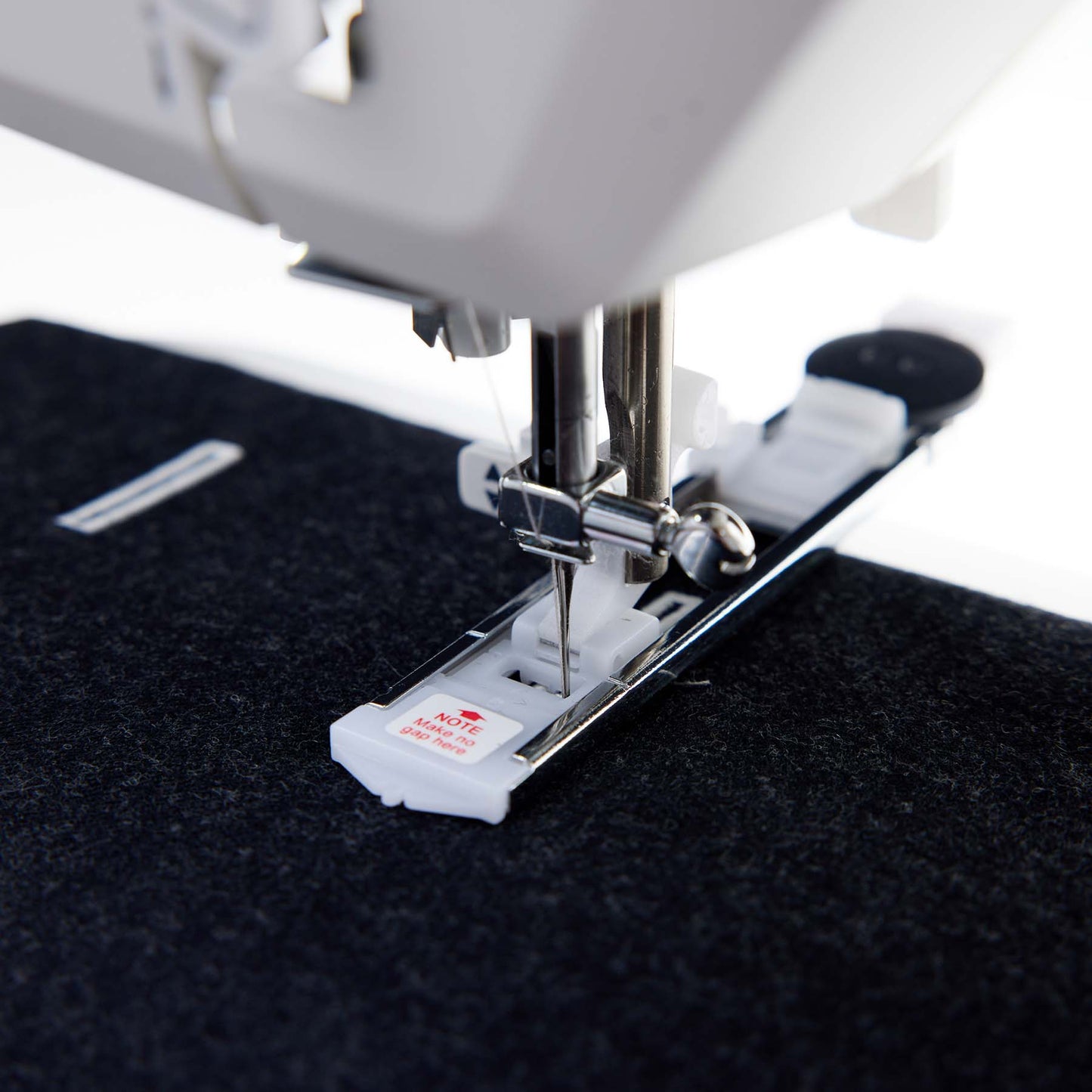 HUSQVARNA® VIKING® ONYX™ 25 Sewing Machine