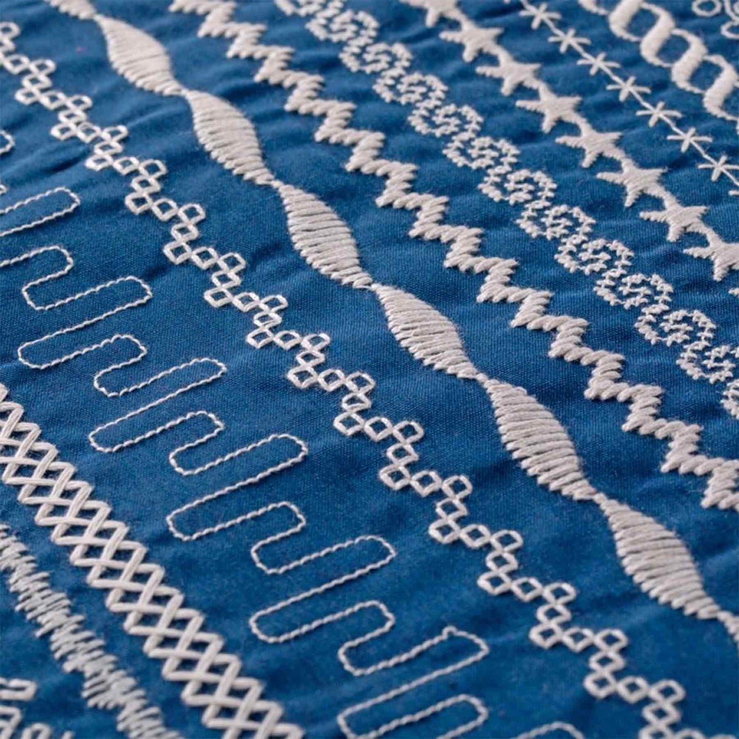 PFAFF® expression™ 710 Sewing Machine Special Edition