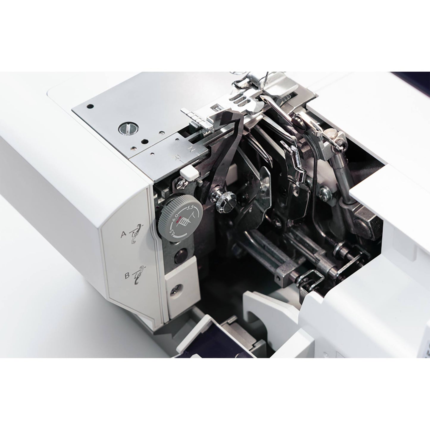 PFAFF® admire™ air 6000 Black Coverlock Machine