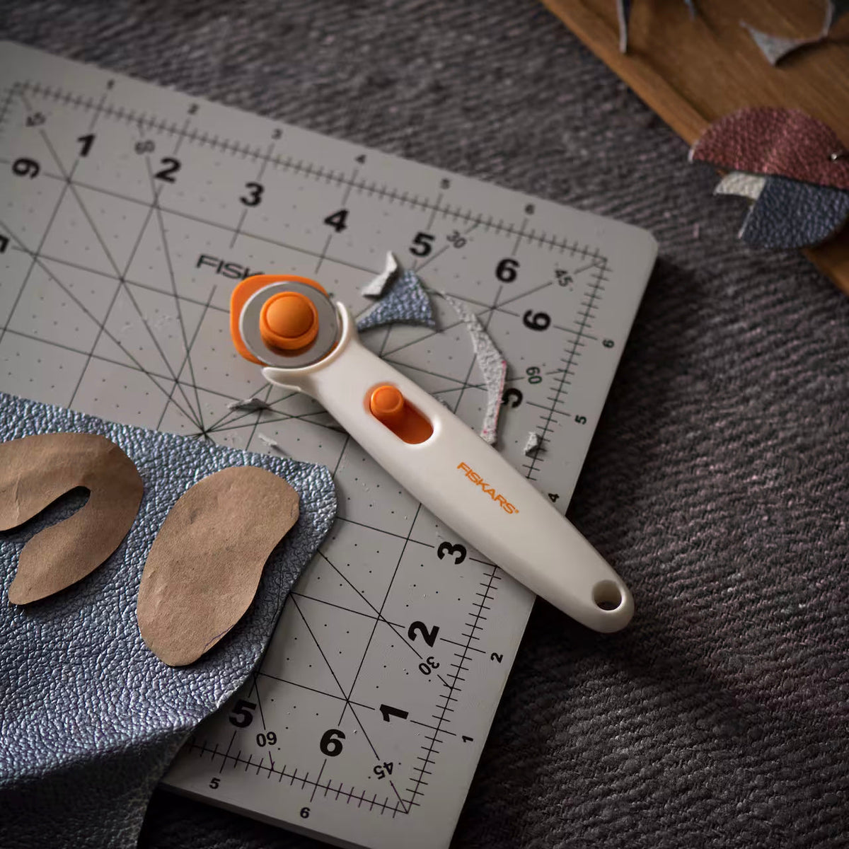 Fiskars Thread Cutter Fiskars 28mm Rotary Cutter – Prismatic Fiber Arts