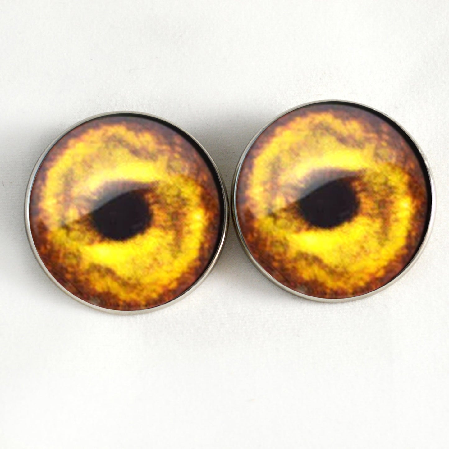 Golden Lion Sew-On Button Glass Eyes