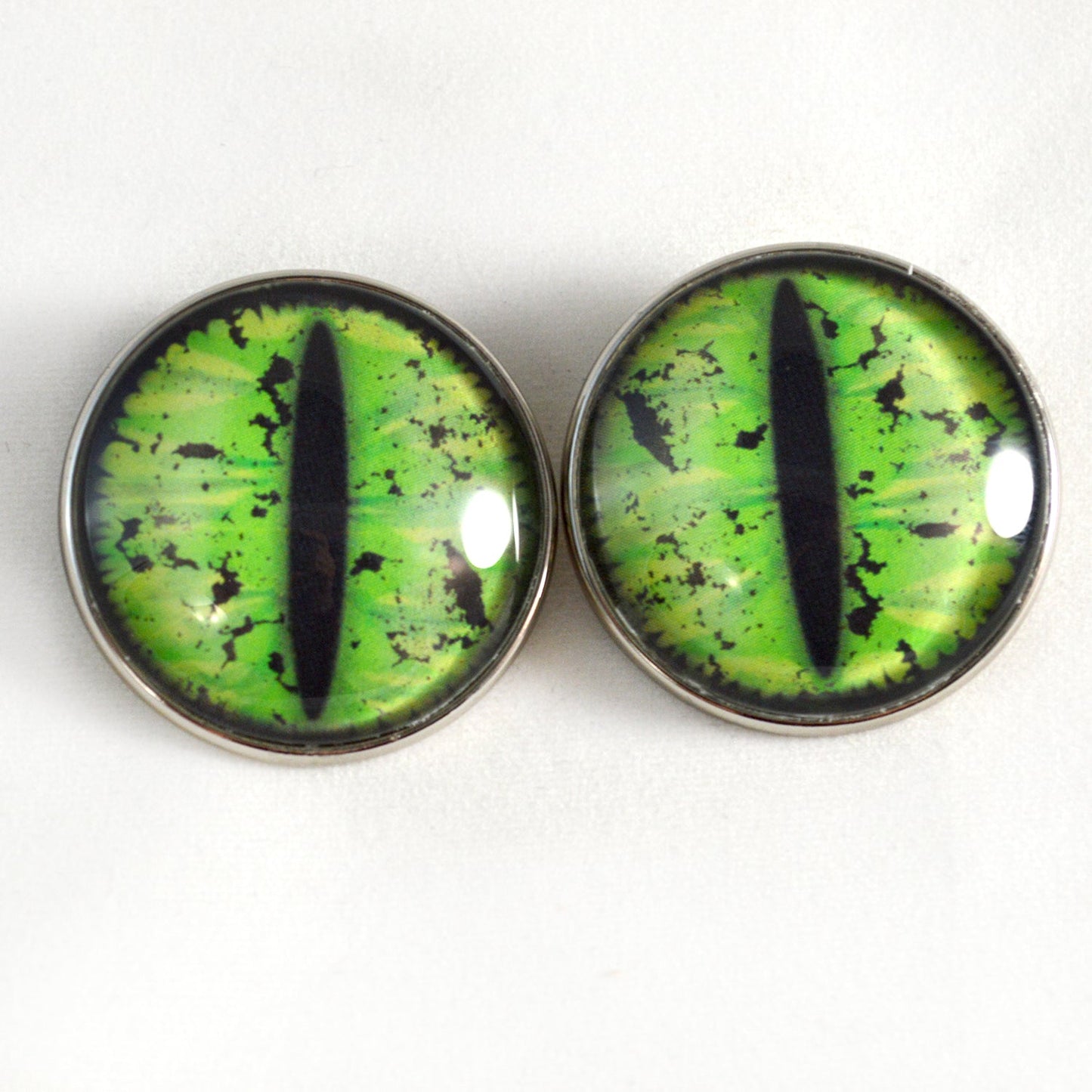 Green Grunge Dragon Sew-On Buttons Glass Eyes