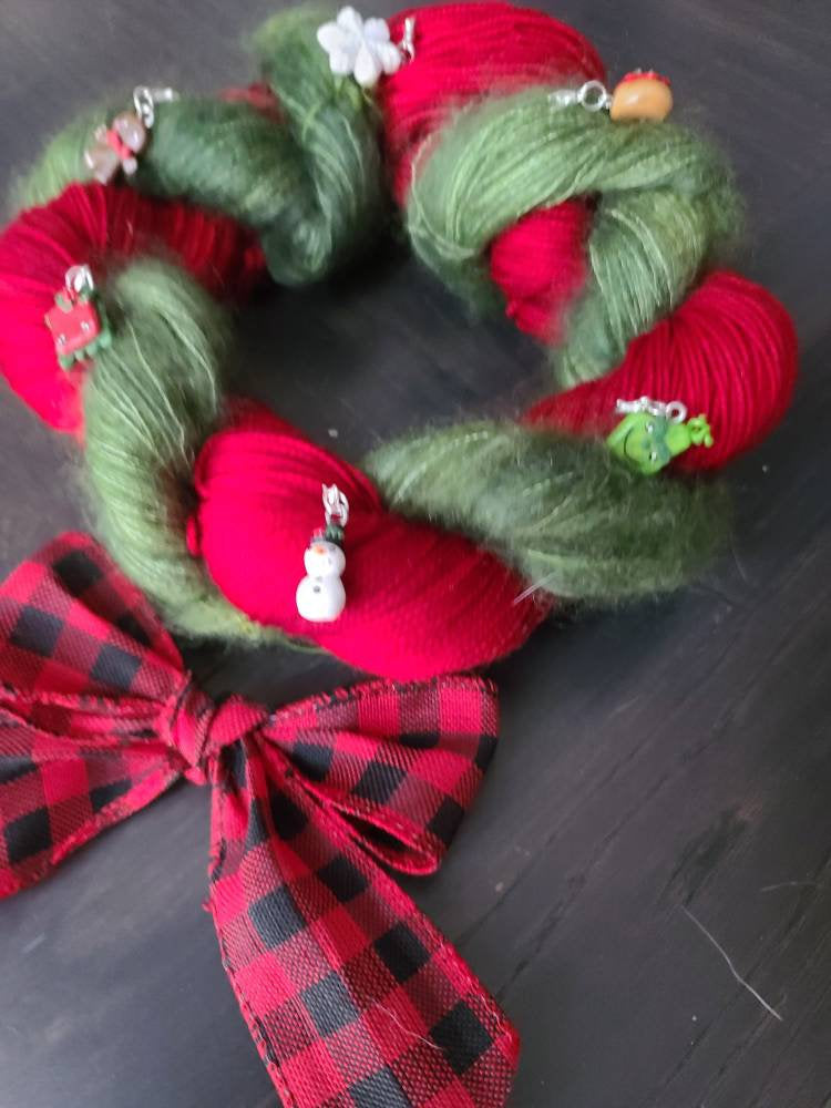 Holiday Yarn Wreath knit gift set