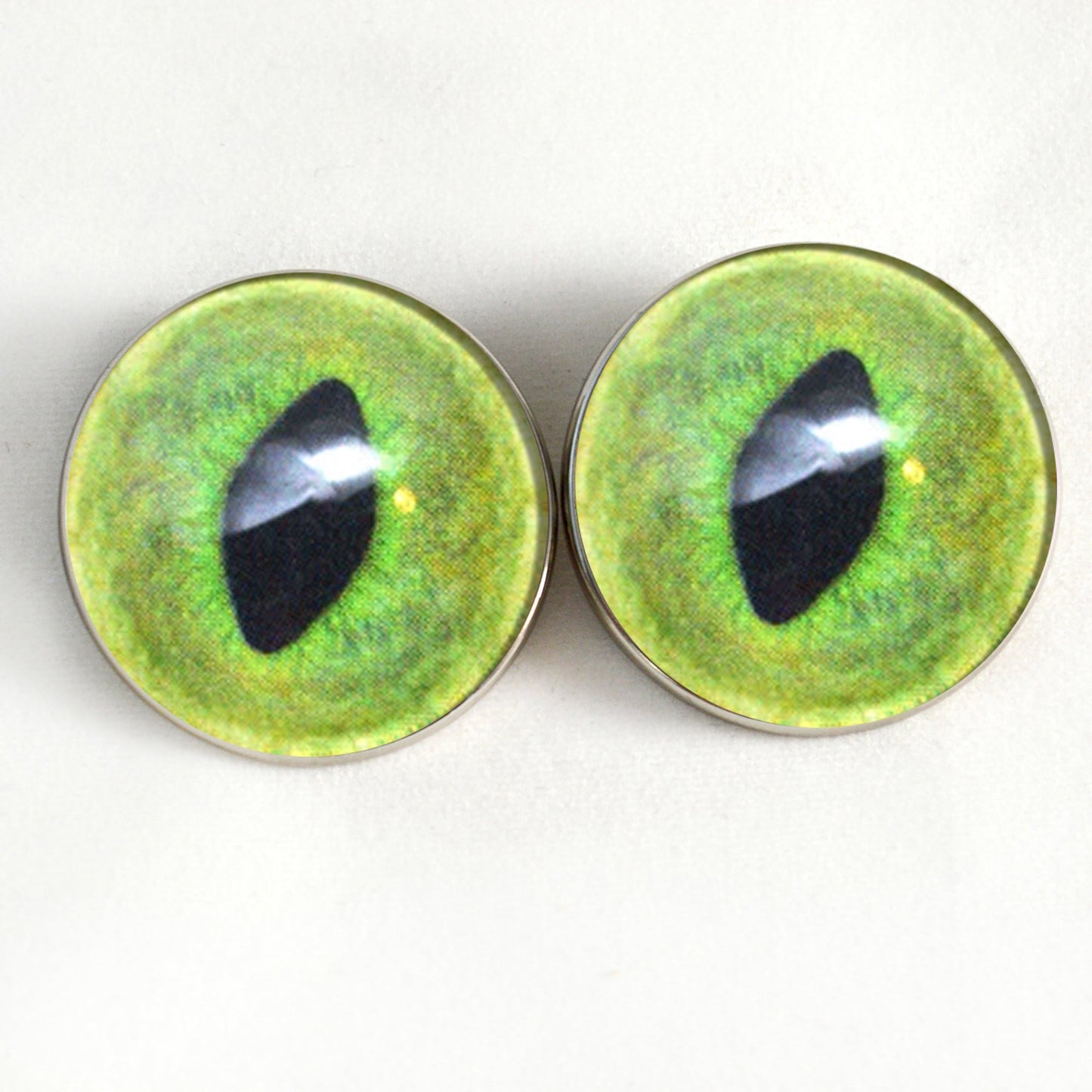 Pale Green Cat Sew-On Button Glass Eyes