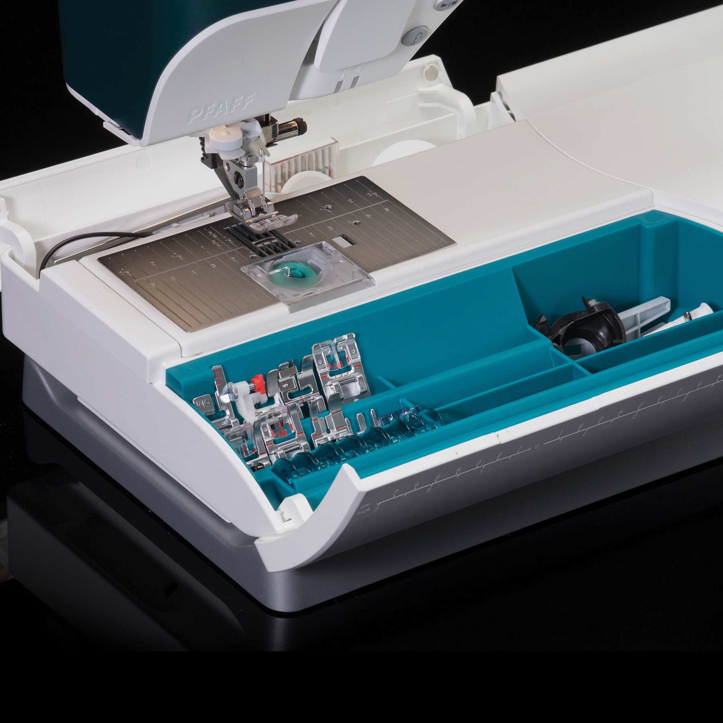 PFAFF® performance icon™ Sewing Machine