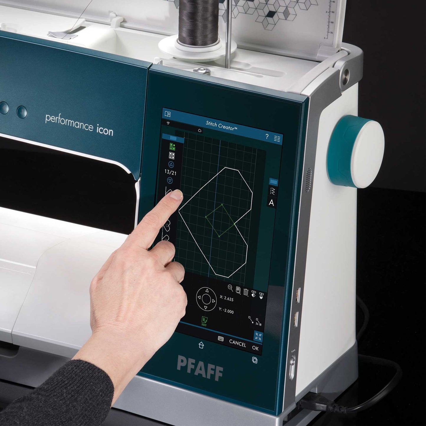 PFAFF® performance icon™ Sewing Machine