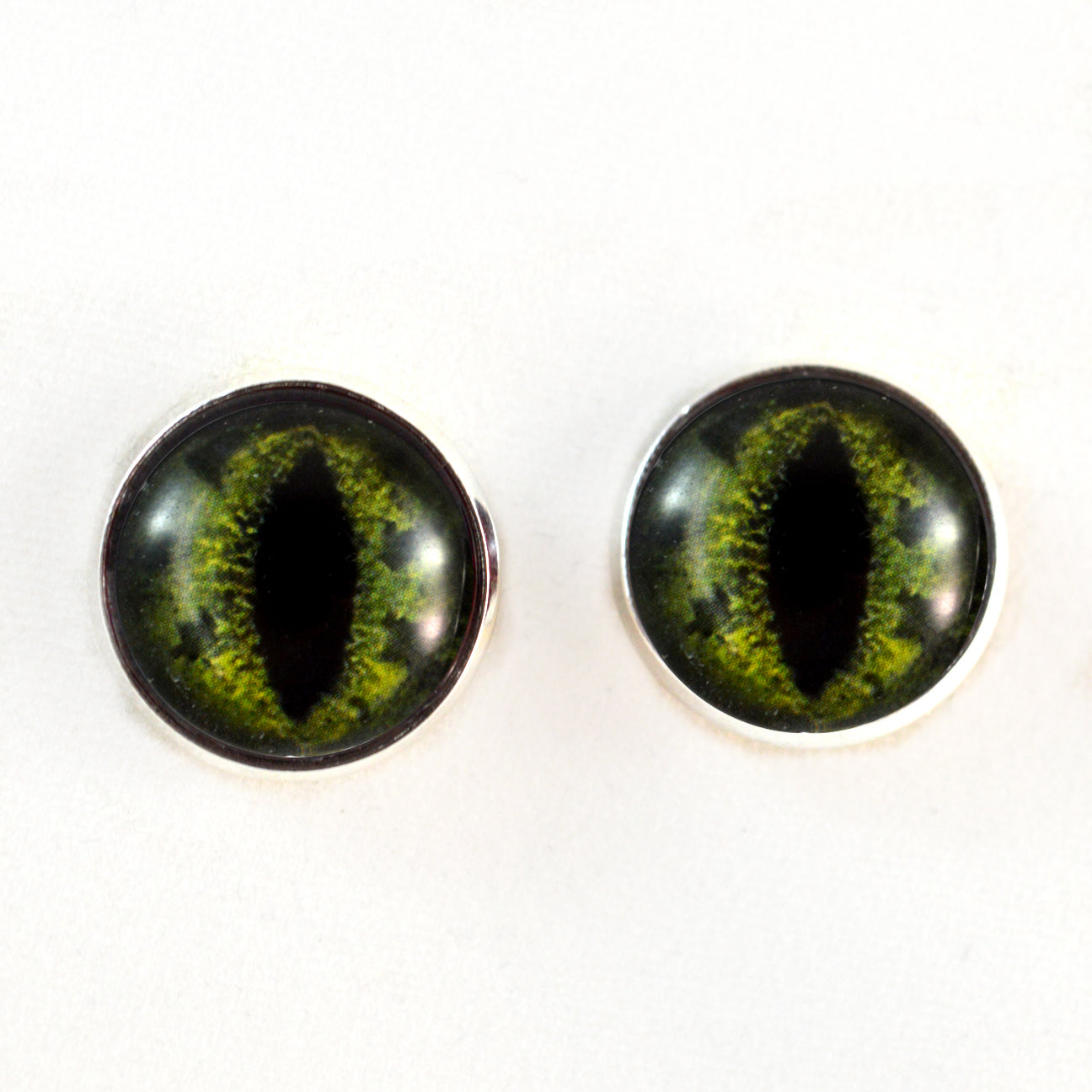 Green Alligator Sew-On Button Glass Eyes
